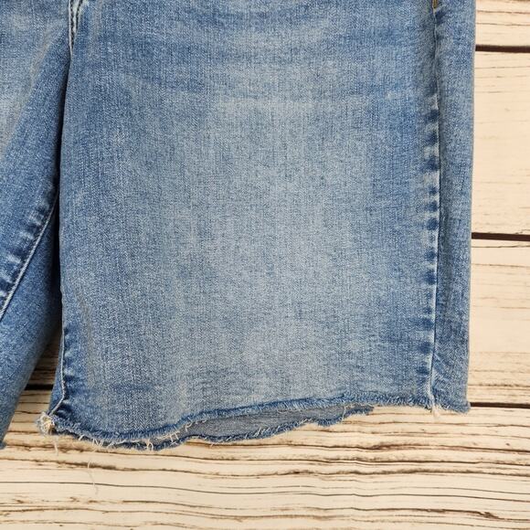Wonderly Mid Rise Bermuda Raw Hem Denim Shorts Size 16R Summer Beach - Picture 4 of 9